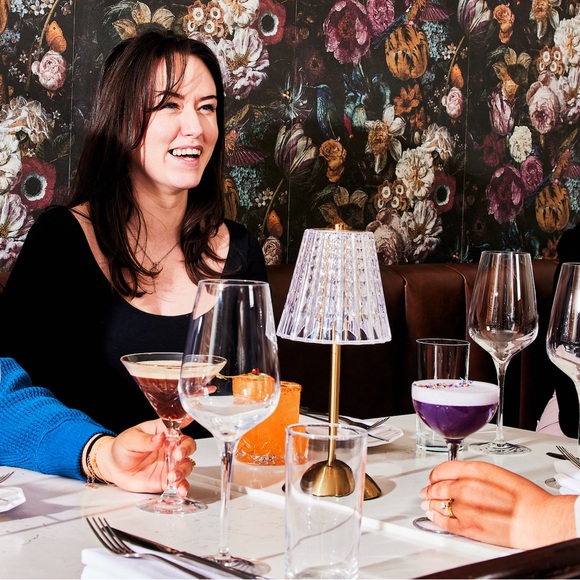 Meet your Posher, E - Picture 1 of 1